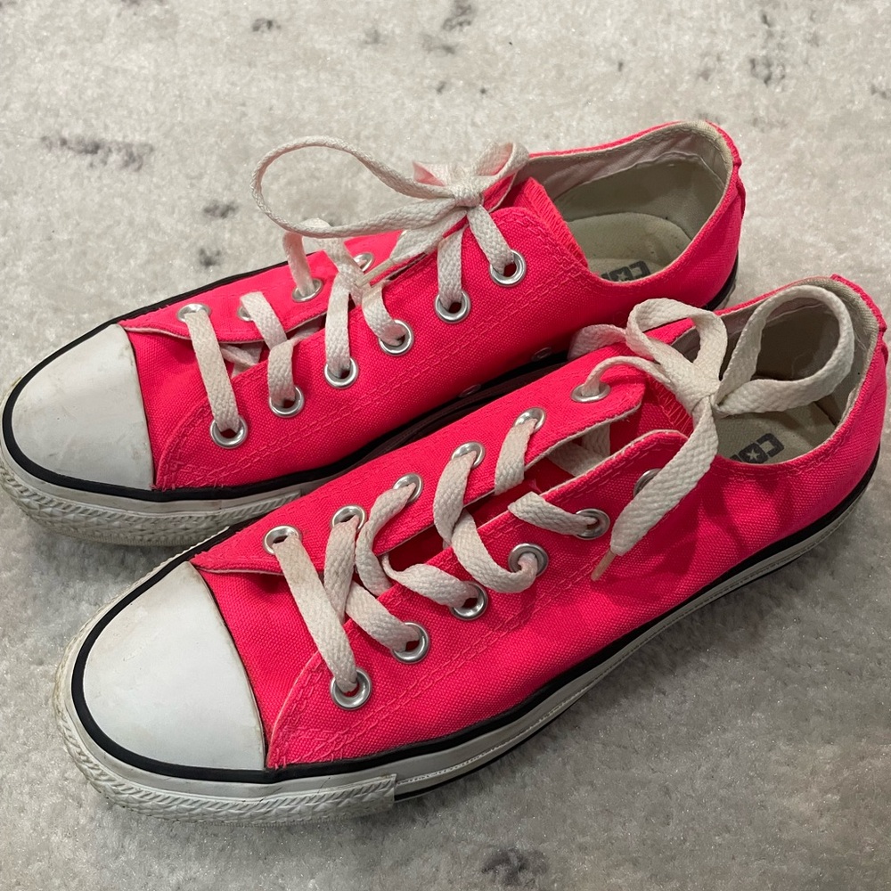 Gently Used Converse All Stars Size 7 Fuchsia